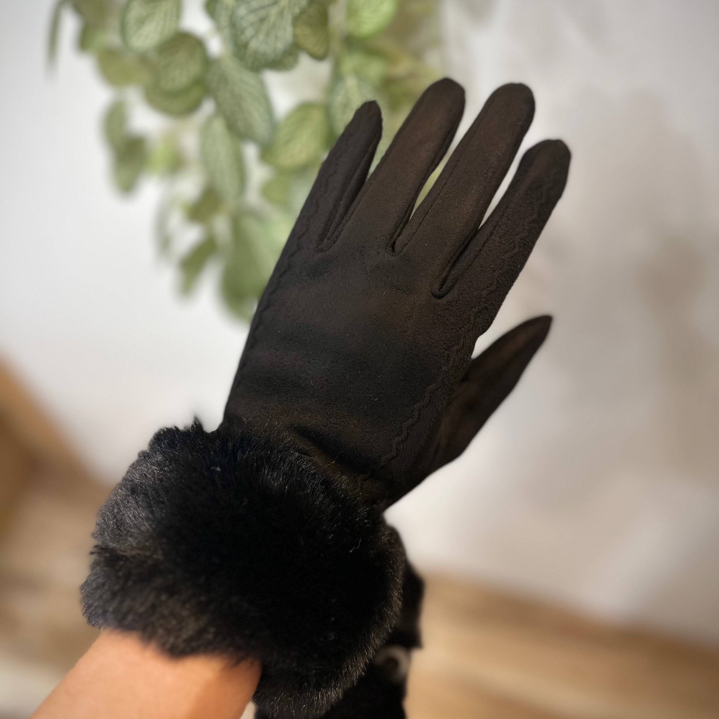 Gants femme noirs avec poignet en fausse fourrure