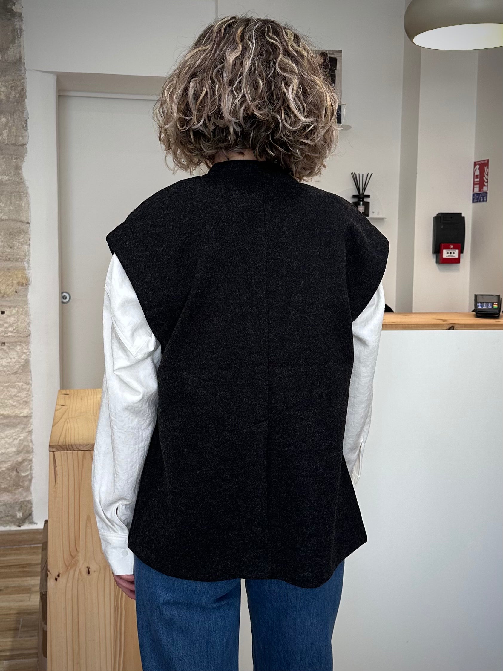 Vêtement chic confortable pour mi-saison