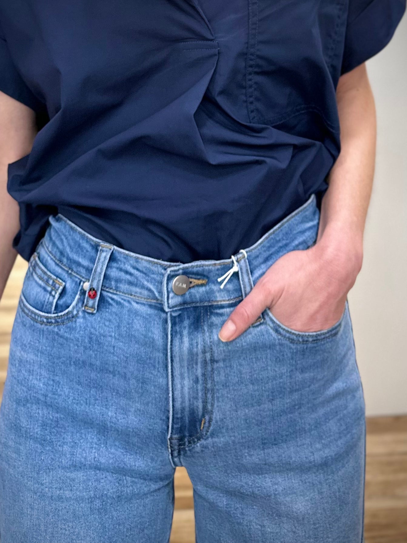 Détail poches jean femme