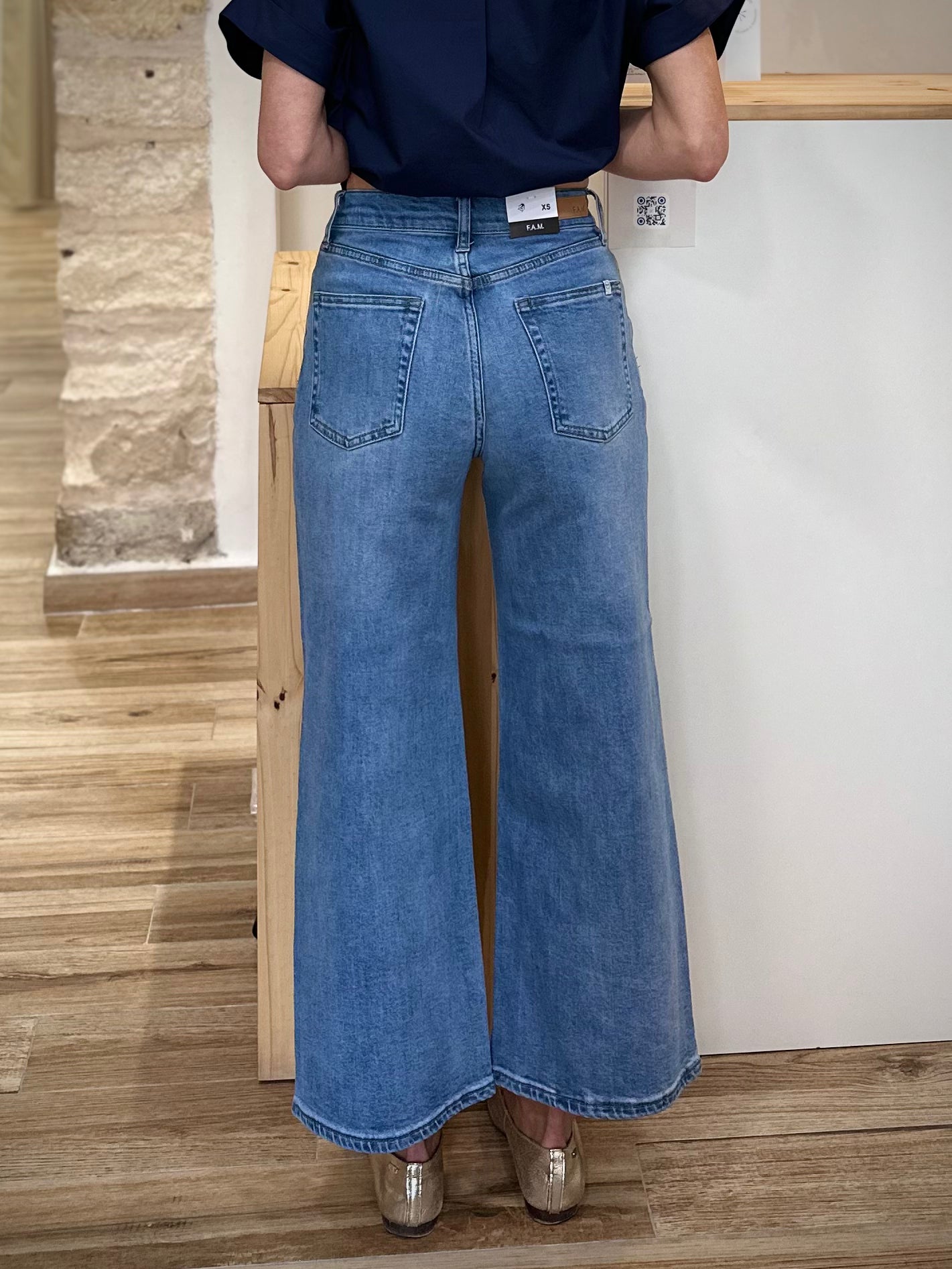 Jean denim femme coupe moderne de dos