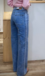 Jean bleu denim vue de profil