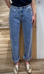 Jean boyfriend femme coupe loose vue de face