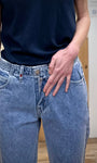 Détail fermeture bouton et zip jean boyfriend