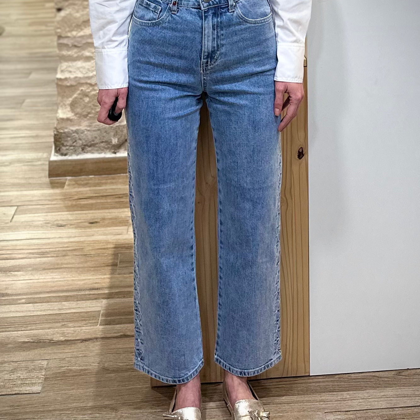 Jean droit bleu femme vue de face