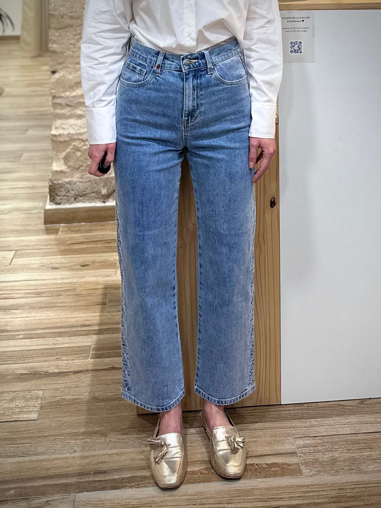 Jean droit bleu femme vue de face