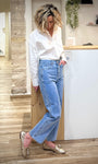 Jean droit taille haute silhouette allongée