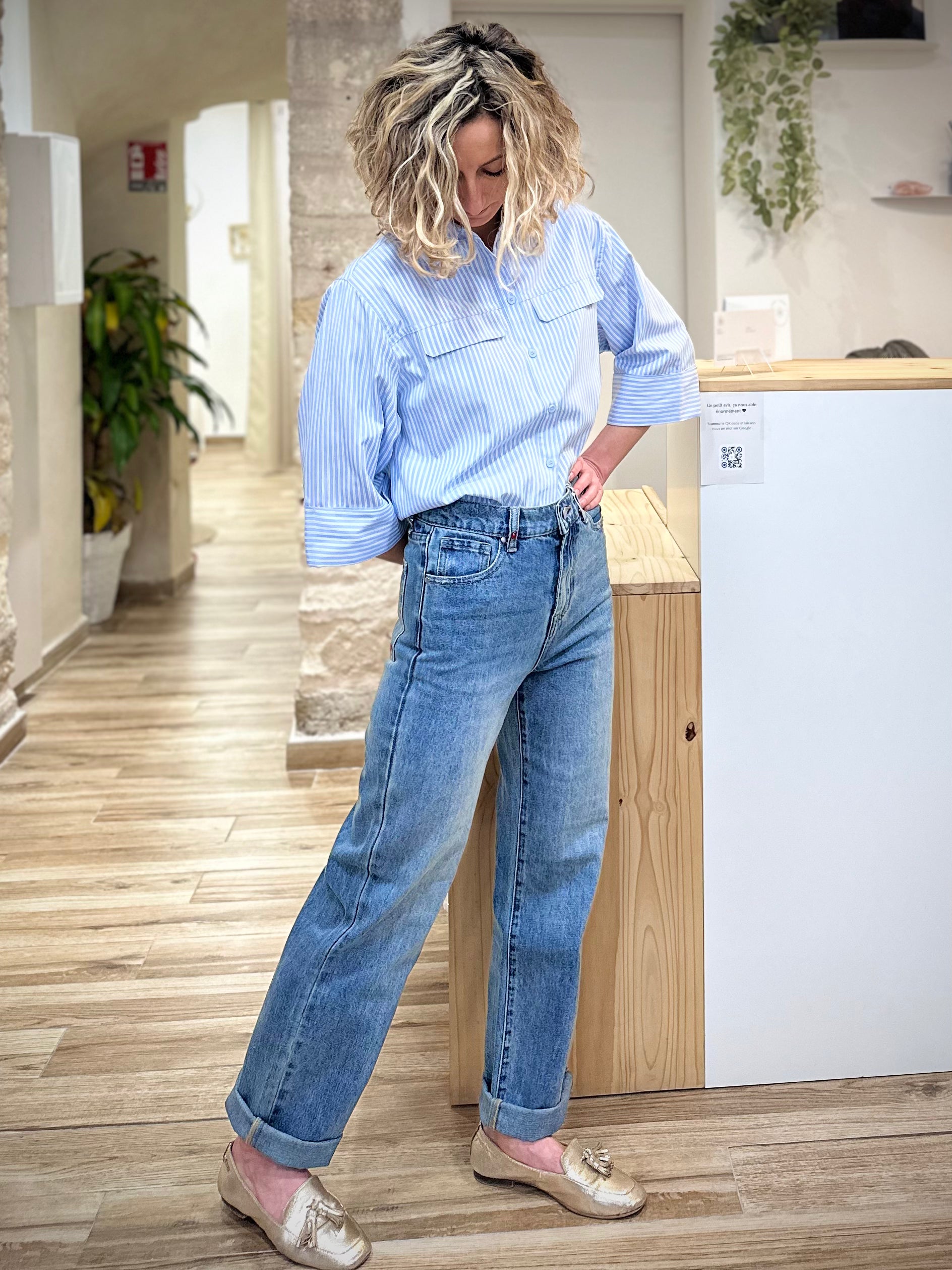 Jean long femme silhouette allongée