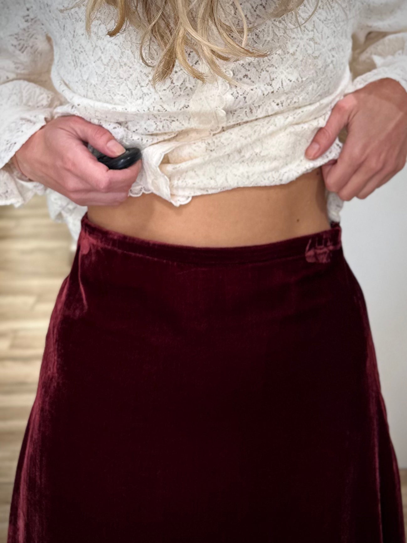 Zoom sur la matière velours dense et brillante