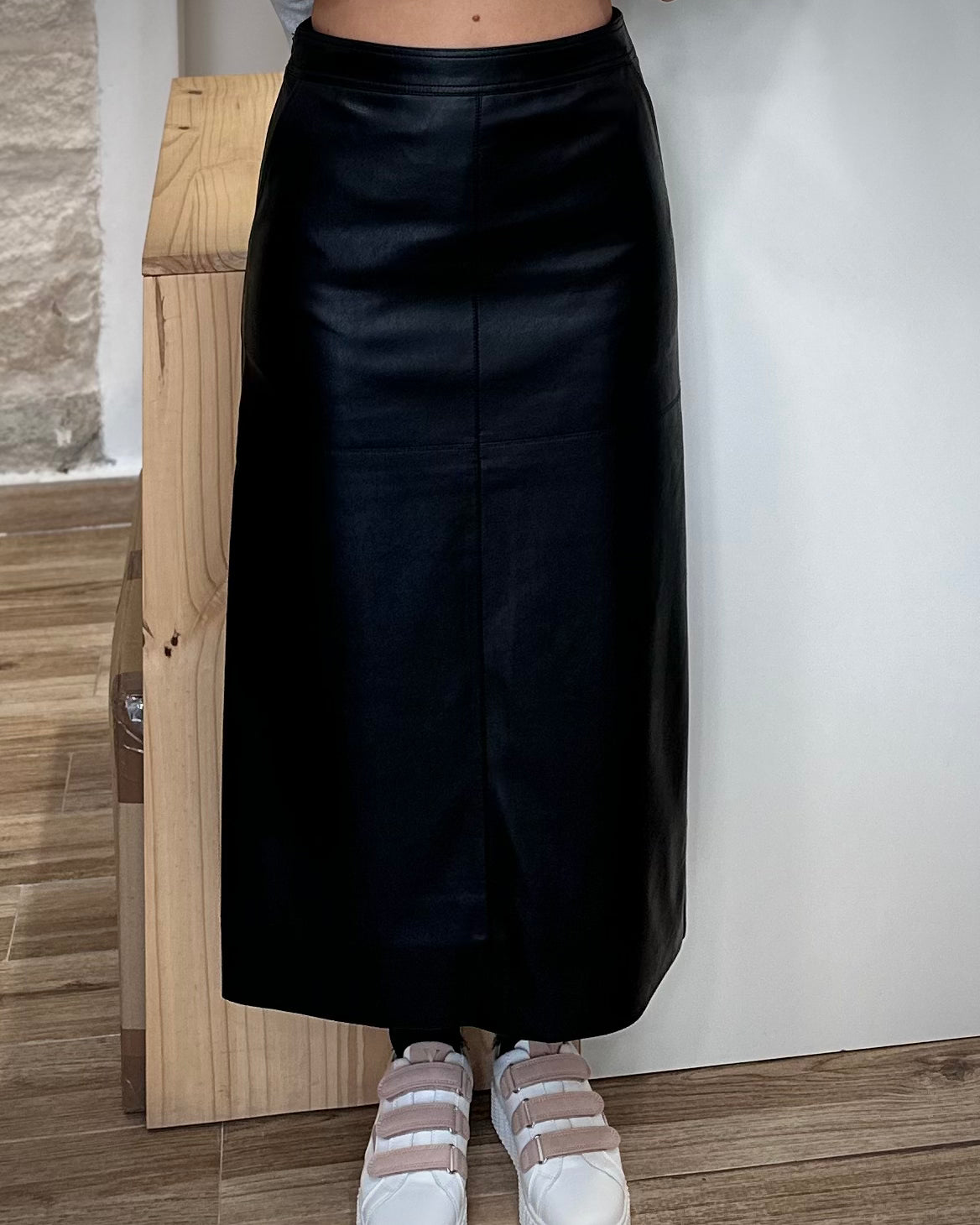 Jupe SIRENE coupe droite en cuir vegan noir