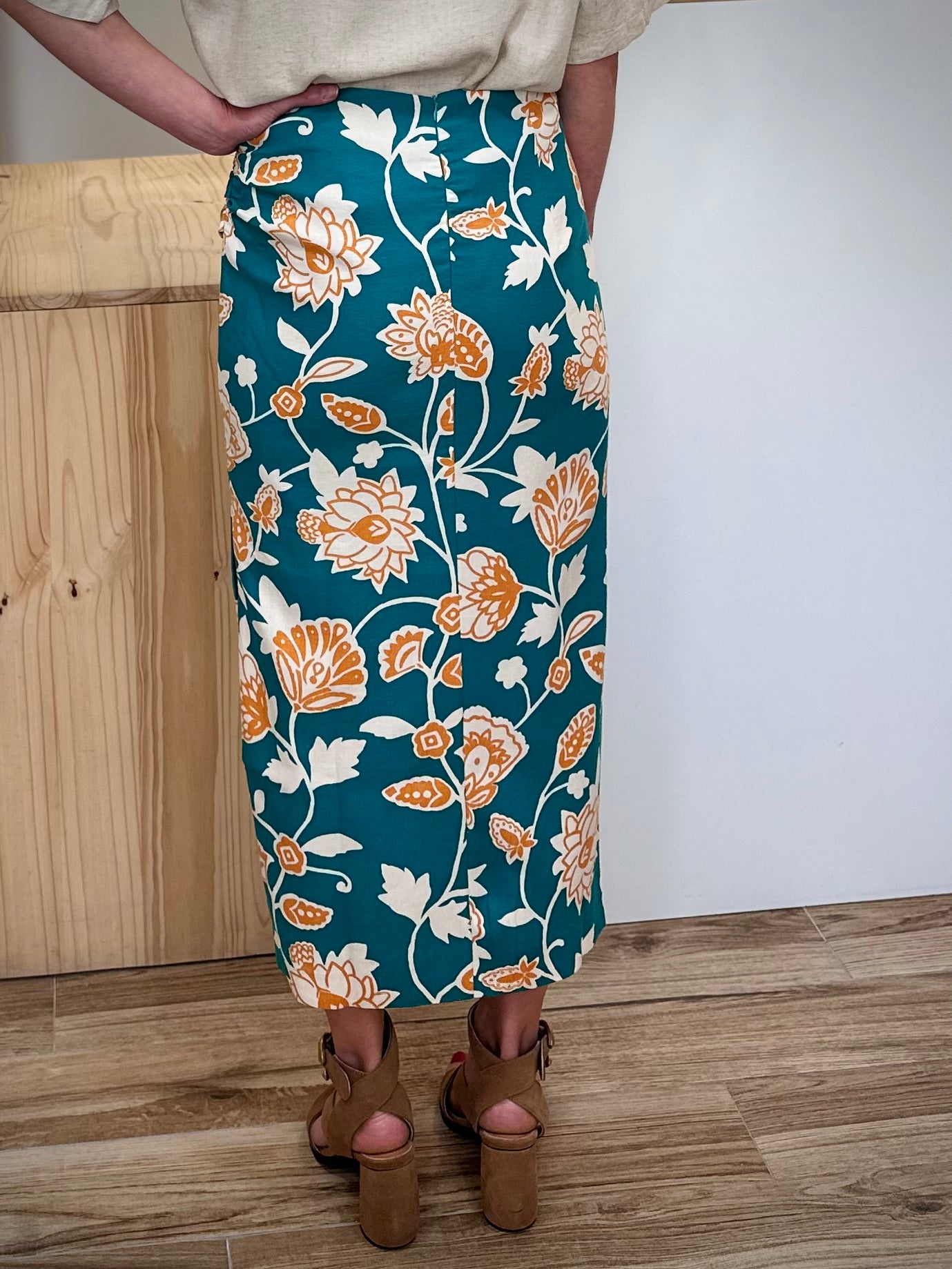 Jupe bohème chic avec imprimé floral coloré 