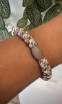 Bracelet Kknekki vert d'eau et ivoire au poignet