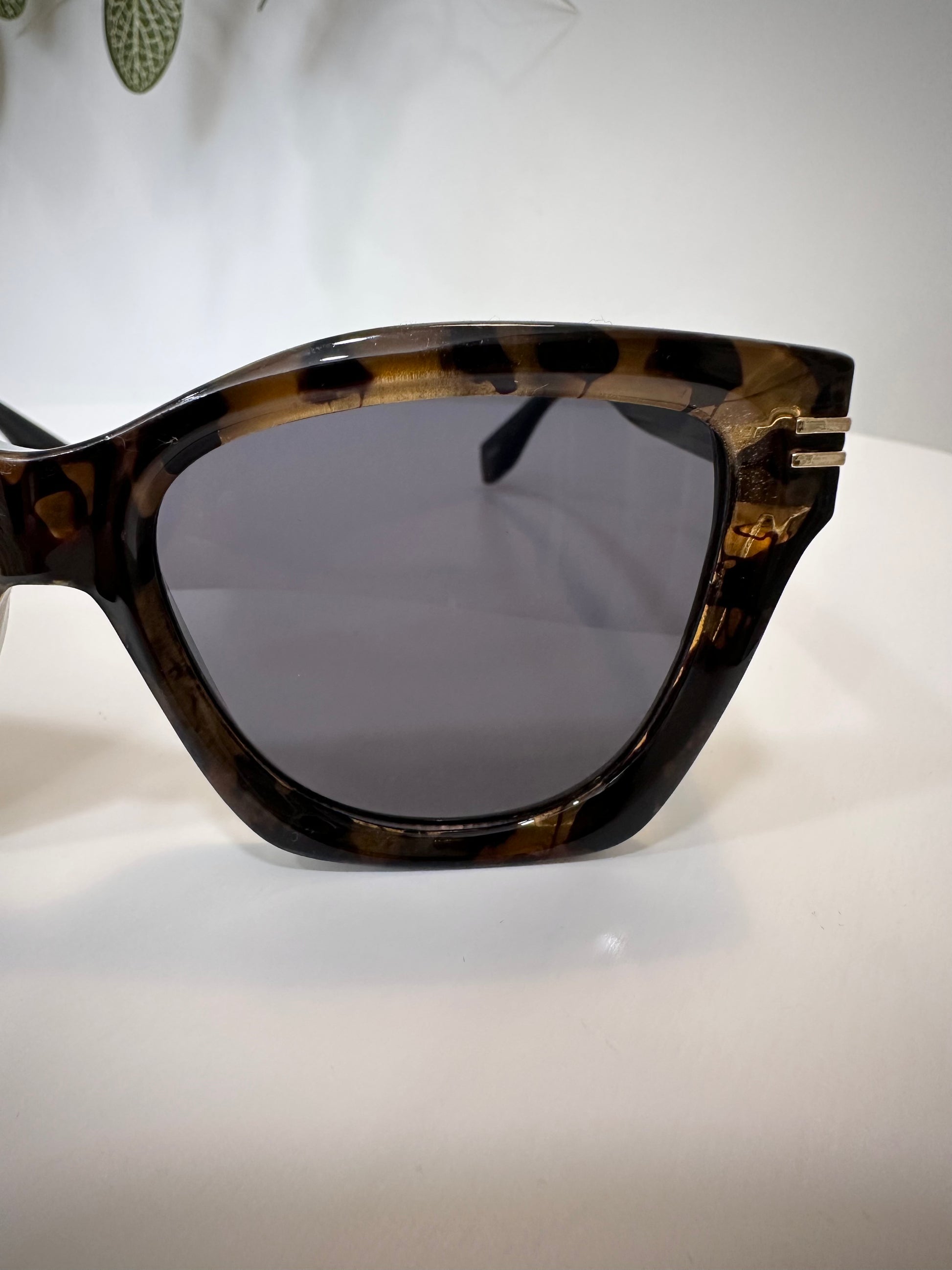 Lunettes oversize écaille dorée tendance 