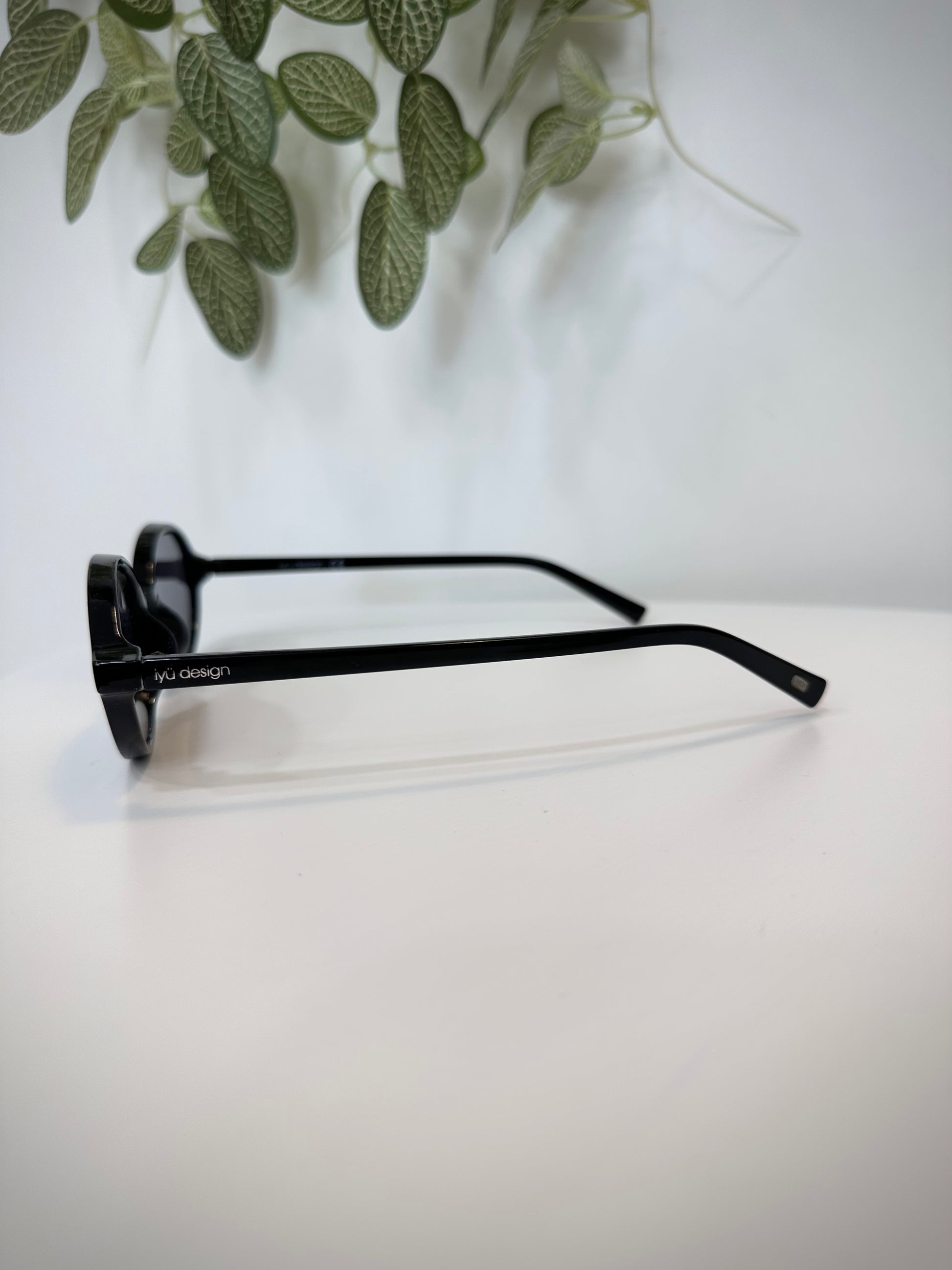 Monture noire brillante lunettes femme 