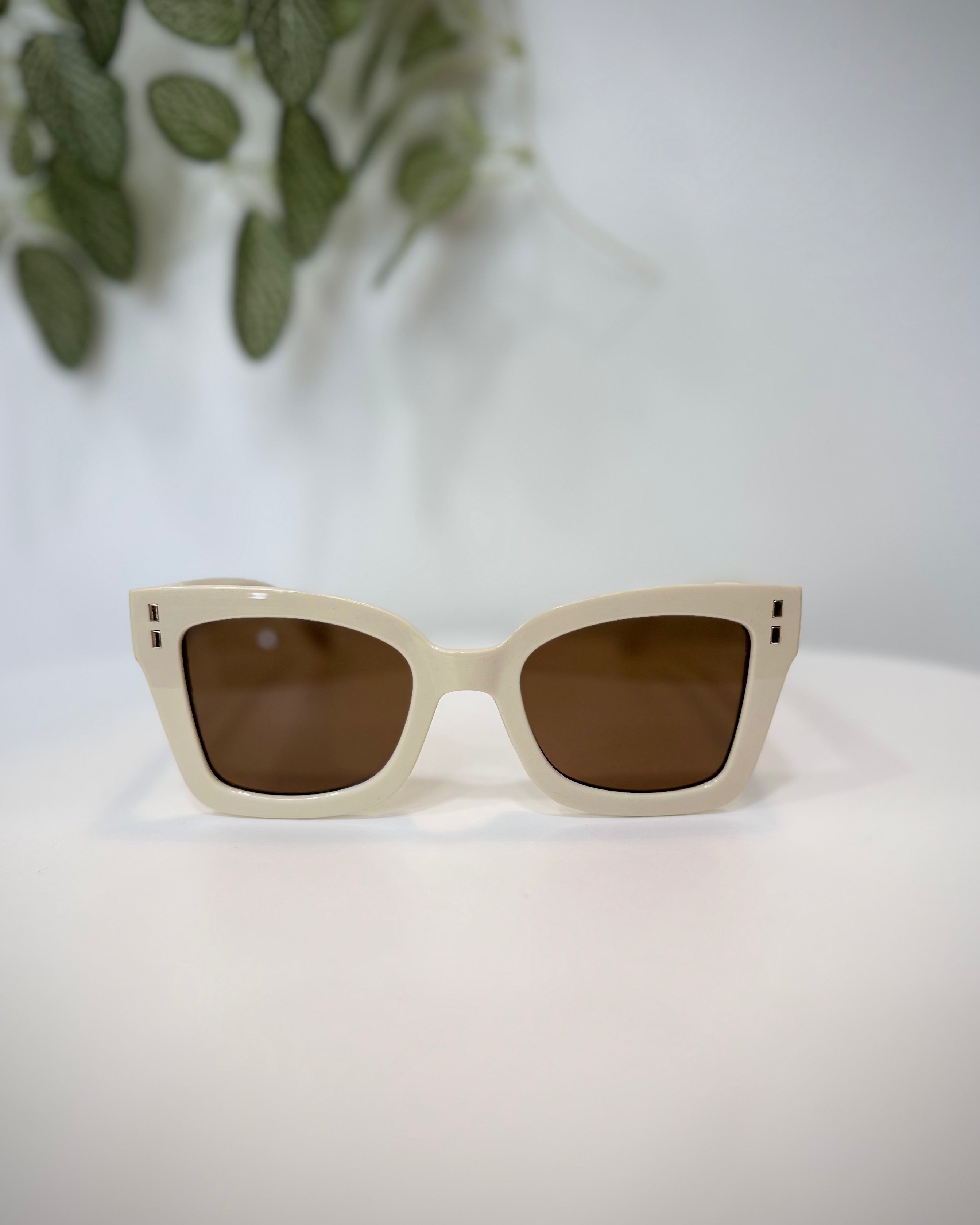 Lunettes de soleil IYU Design Mila crème