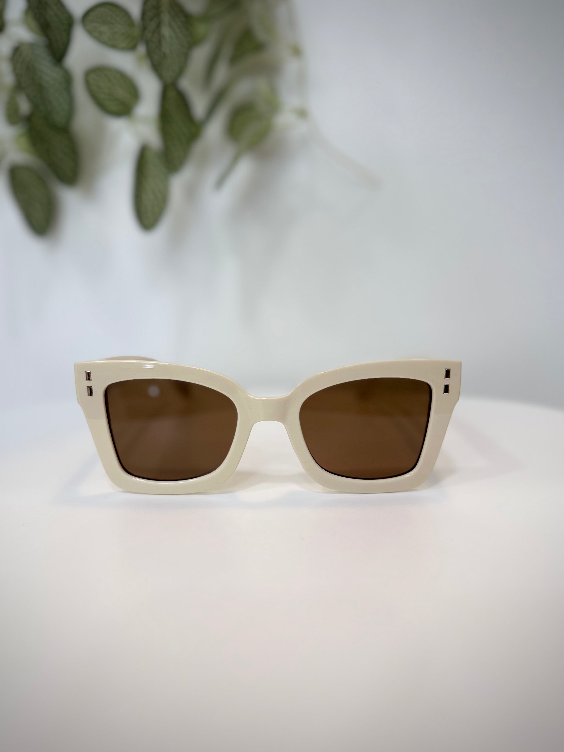 Lunettes de soleil IYU Design Mila crème