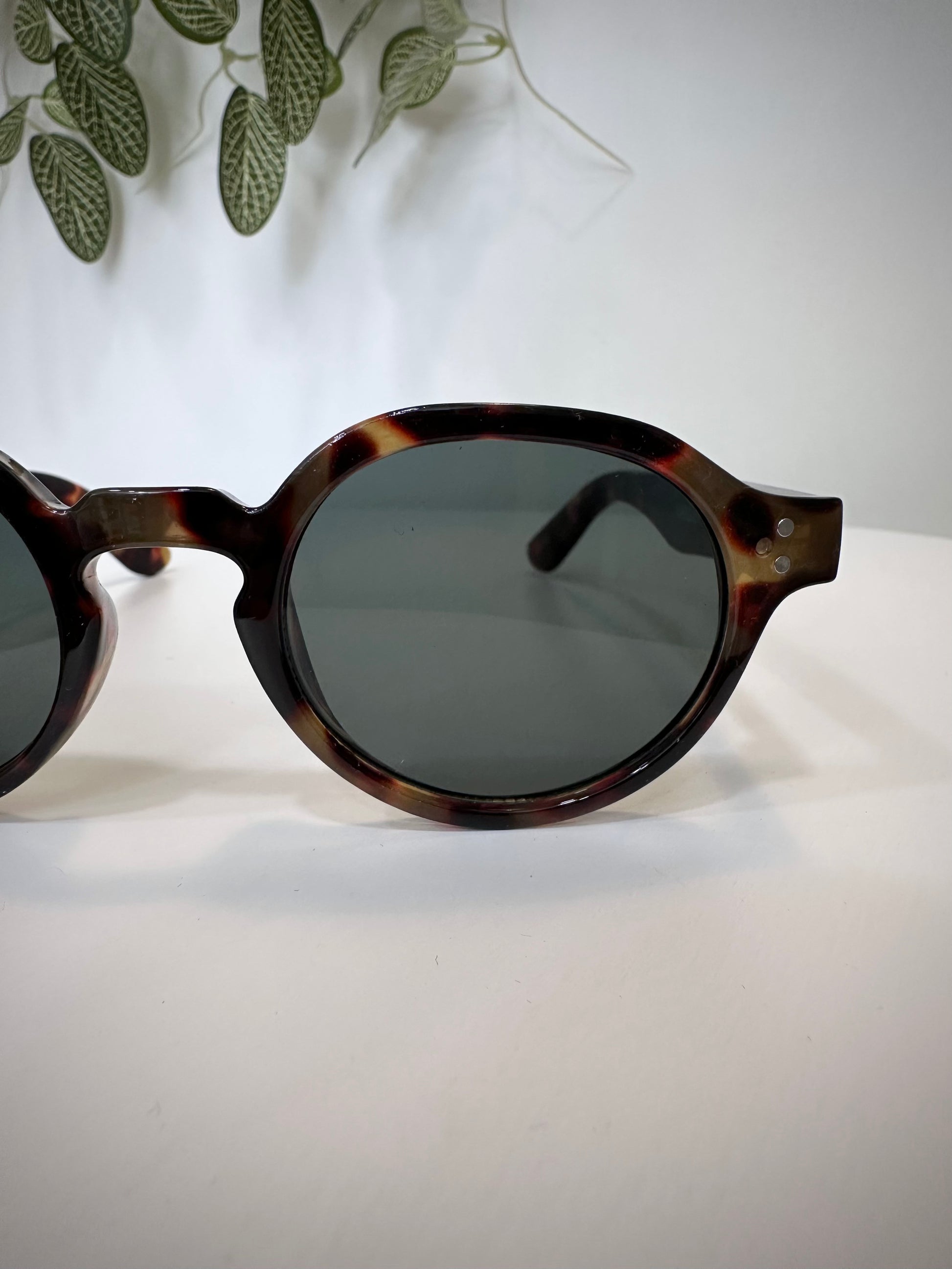 Lunettes rétro femme verres foncés catégorie 3 