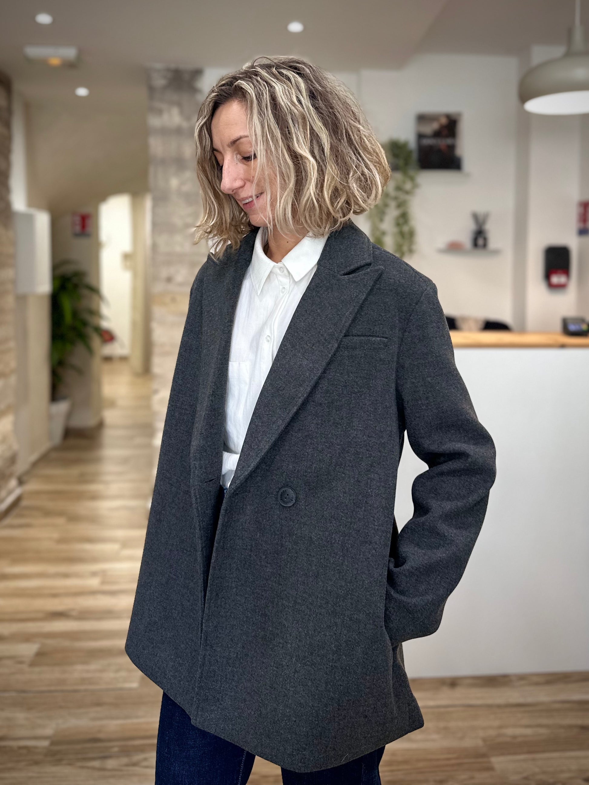 Manteau femme chic avec col tailleur