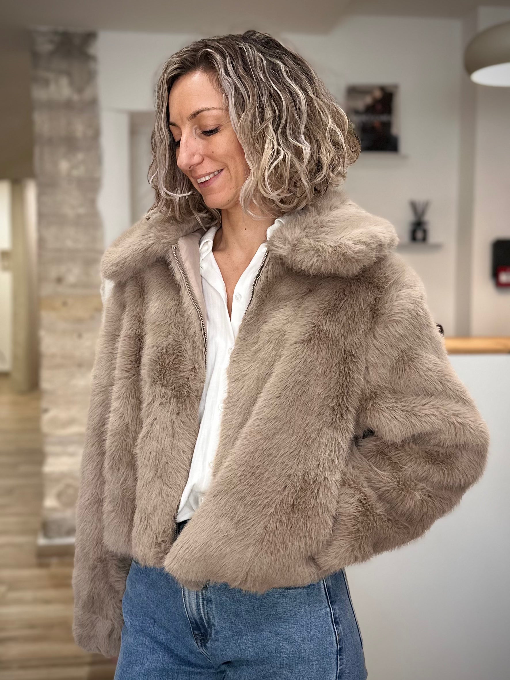 Manteau hiver chic porté ouvert