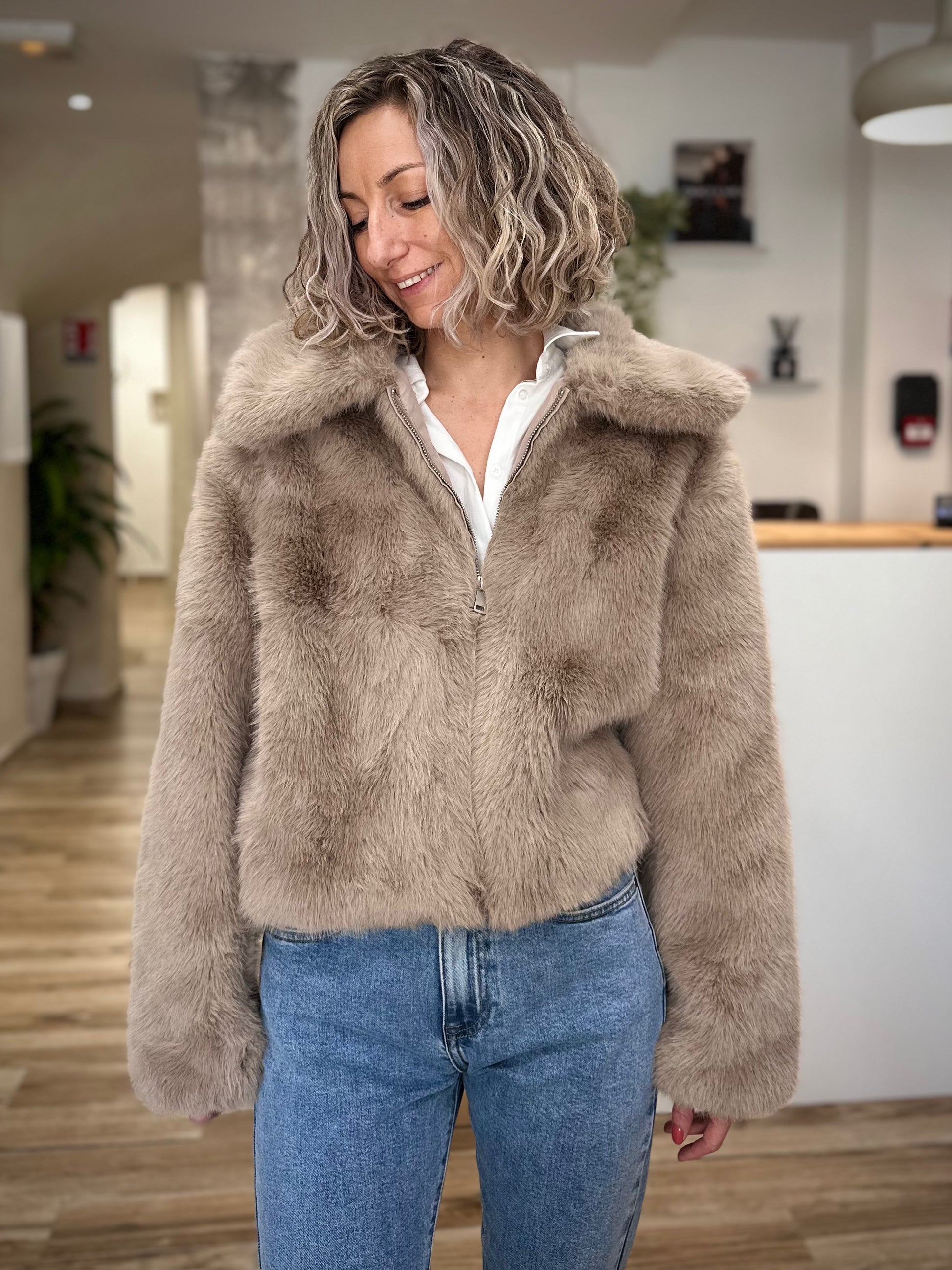 Manteau fausse fourrure femme style casual chic