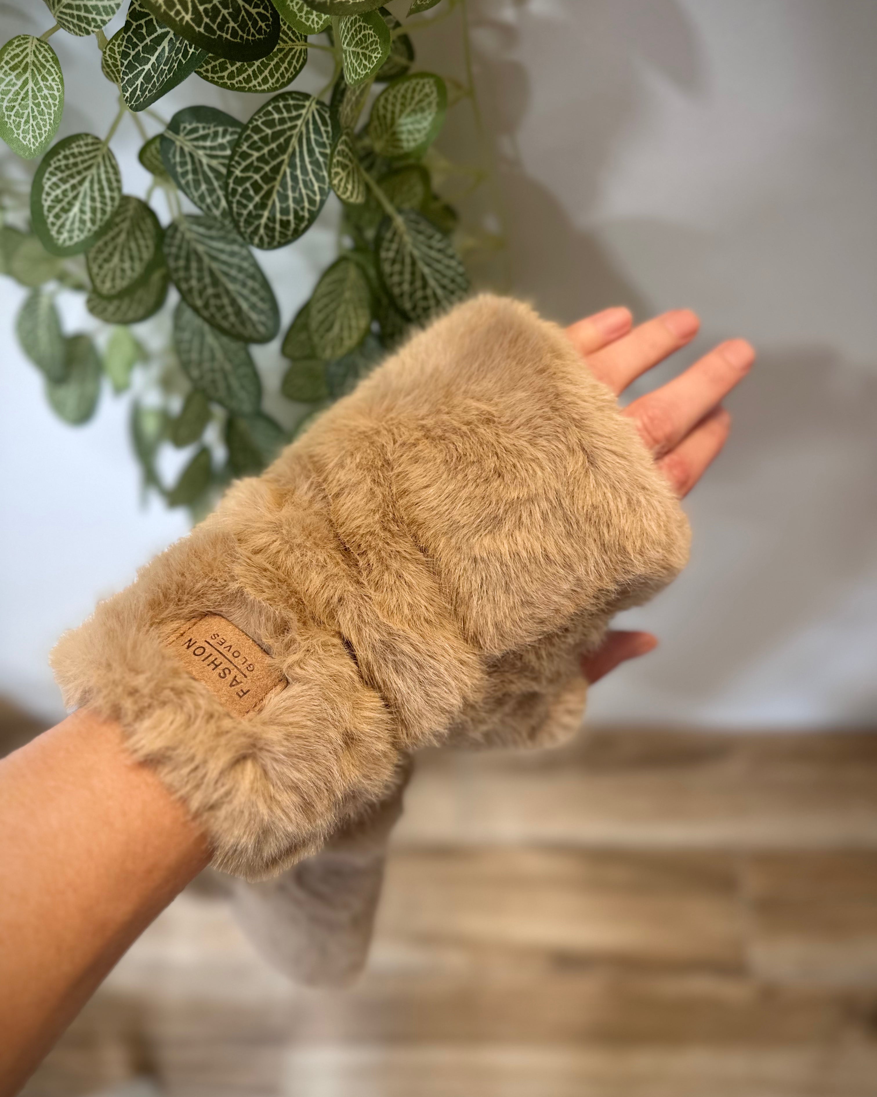 Texture douce mitaines fausse fourrure camel