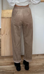 Pantalon velours côtelé gris beige femme de dos