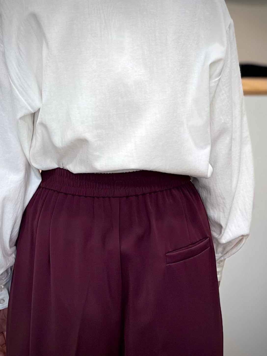 Détail arrière fausse poche passepoilée