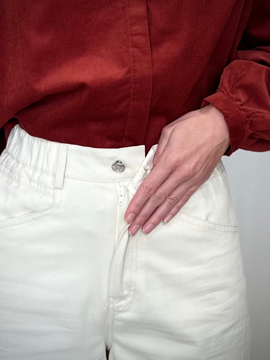 Détail braguette zipée pantalon Palmire écru