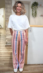 Femme portant pantalon rayé Palot rayures Candy taille haute en coton