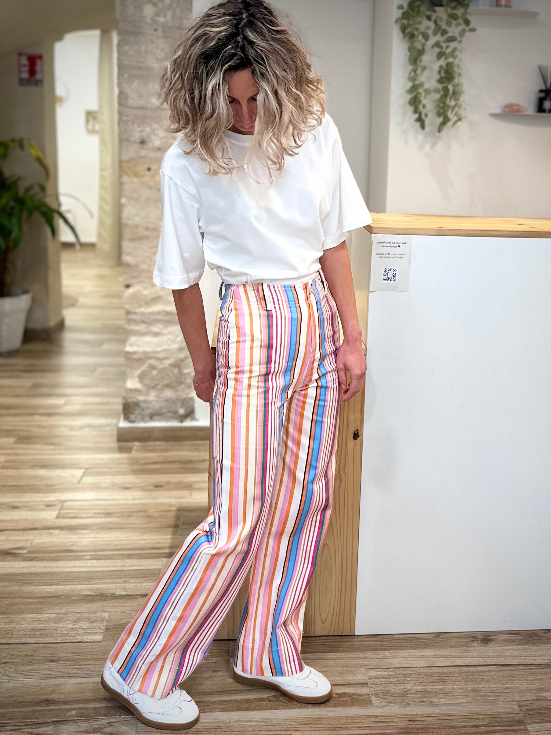 Pantalon rayé femme coupe évasée chic