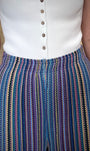 Détail texture crochet pantalon femme doublé 
