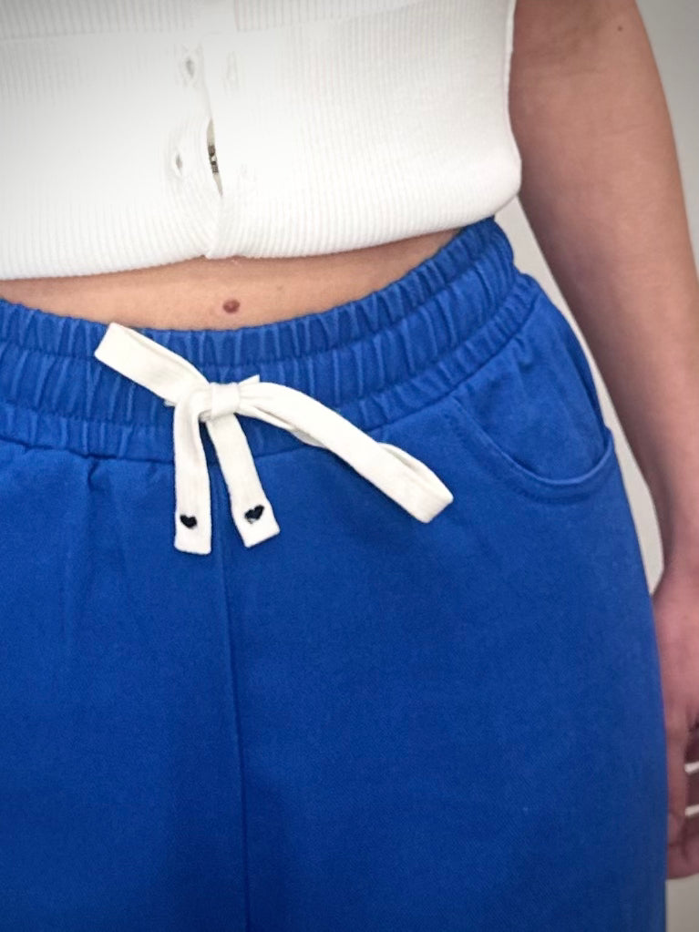 Détail cordon cœur pantalon coton femme 