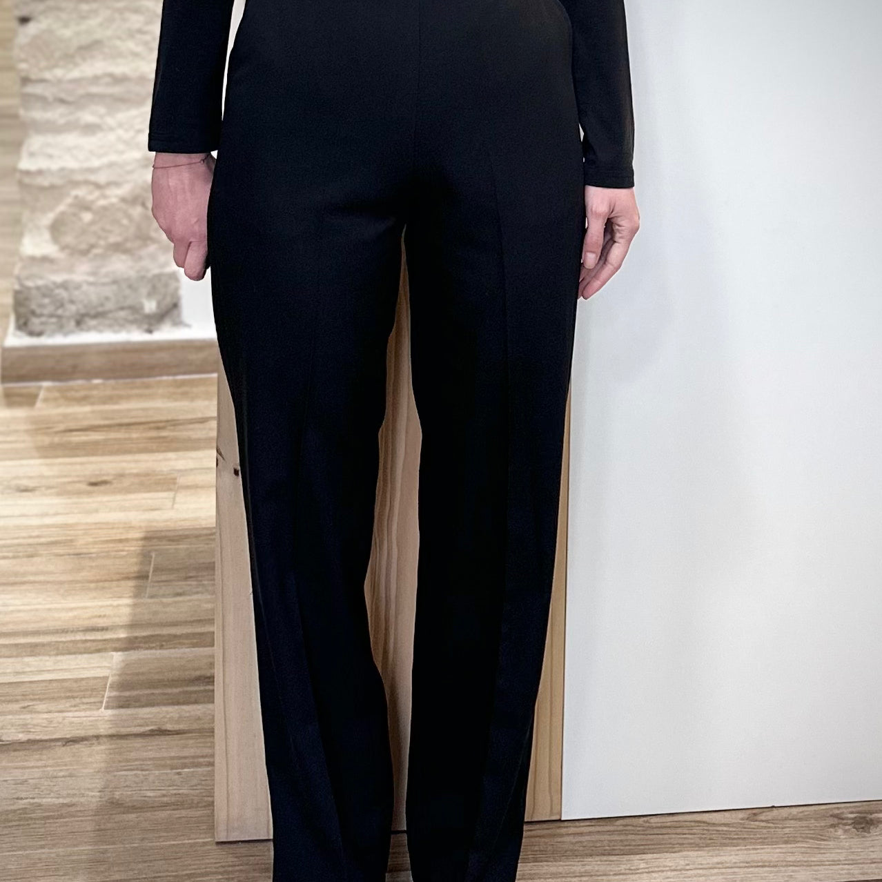 Pantalon fluide noir à taille haute, coupe droite