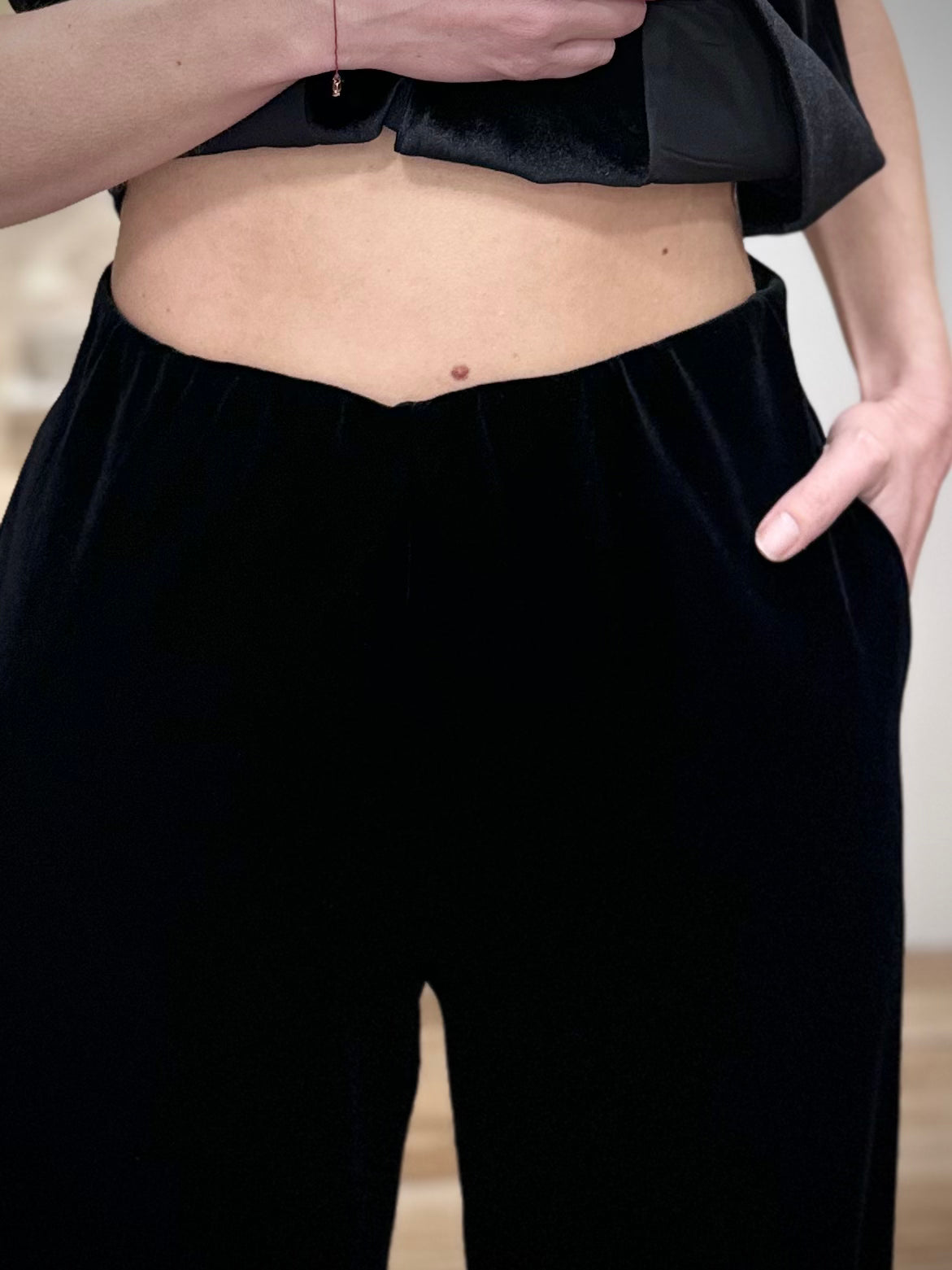 Détail des poches dans les coutures latérales