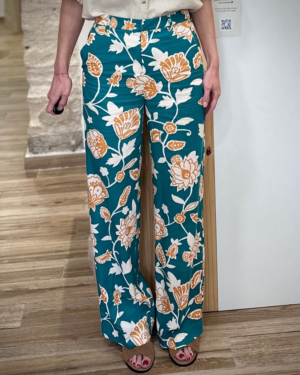 Pantalon fluide imprimé floral vert en lin et viscose 