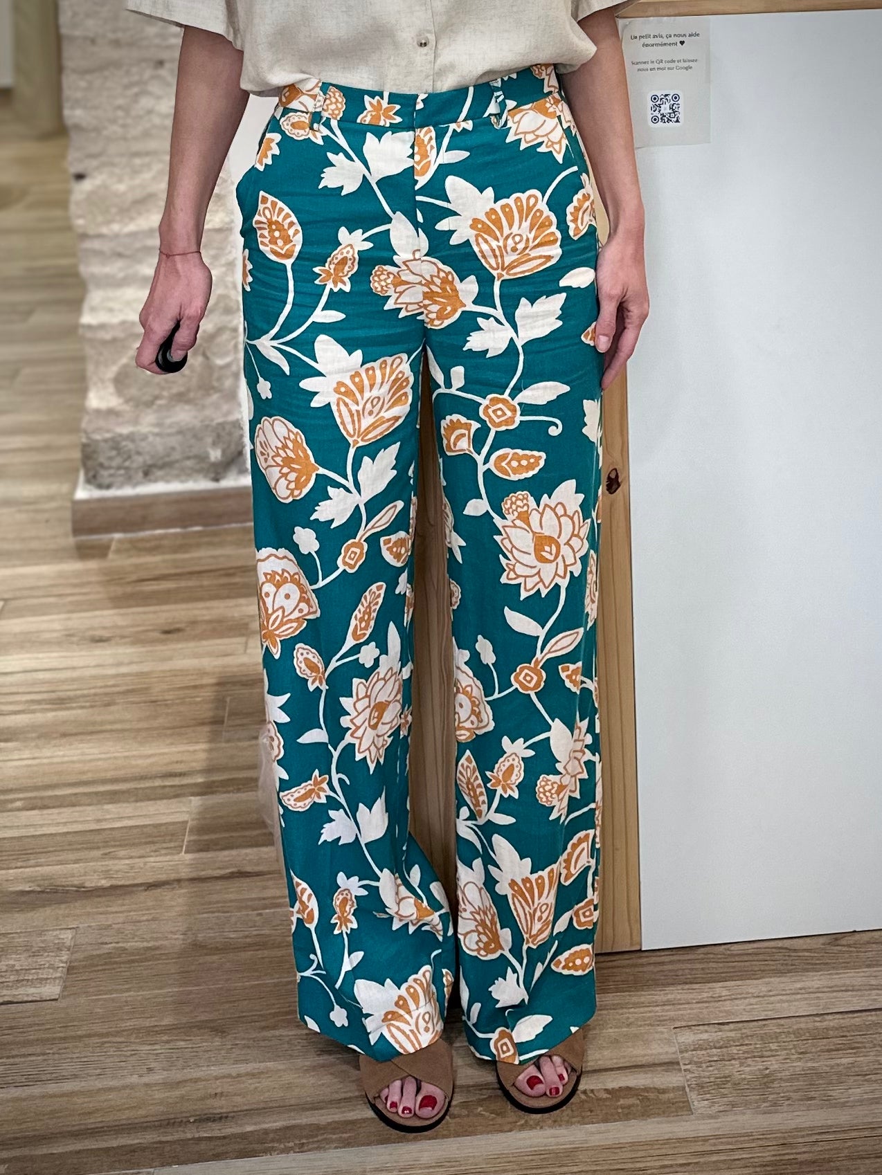 Pantalon fluide imprimé floral vert en lin et viscose 