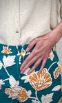 Zoom sur fermeture pantalon crochet et zip 