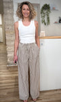 Tenue casual chic avec pantalon rayures femme