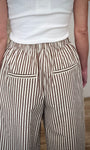 zoom poche arrière pantalon volute mocha