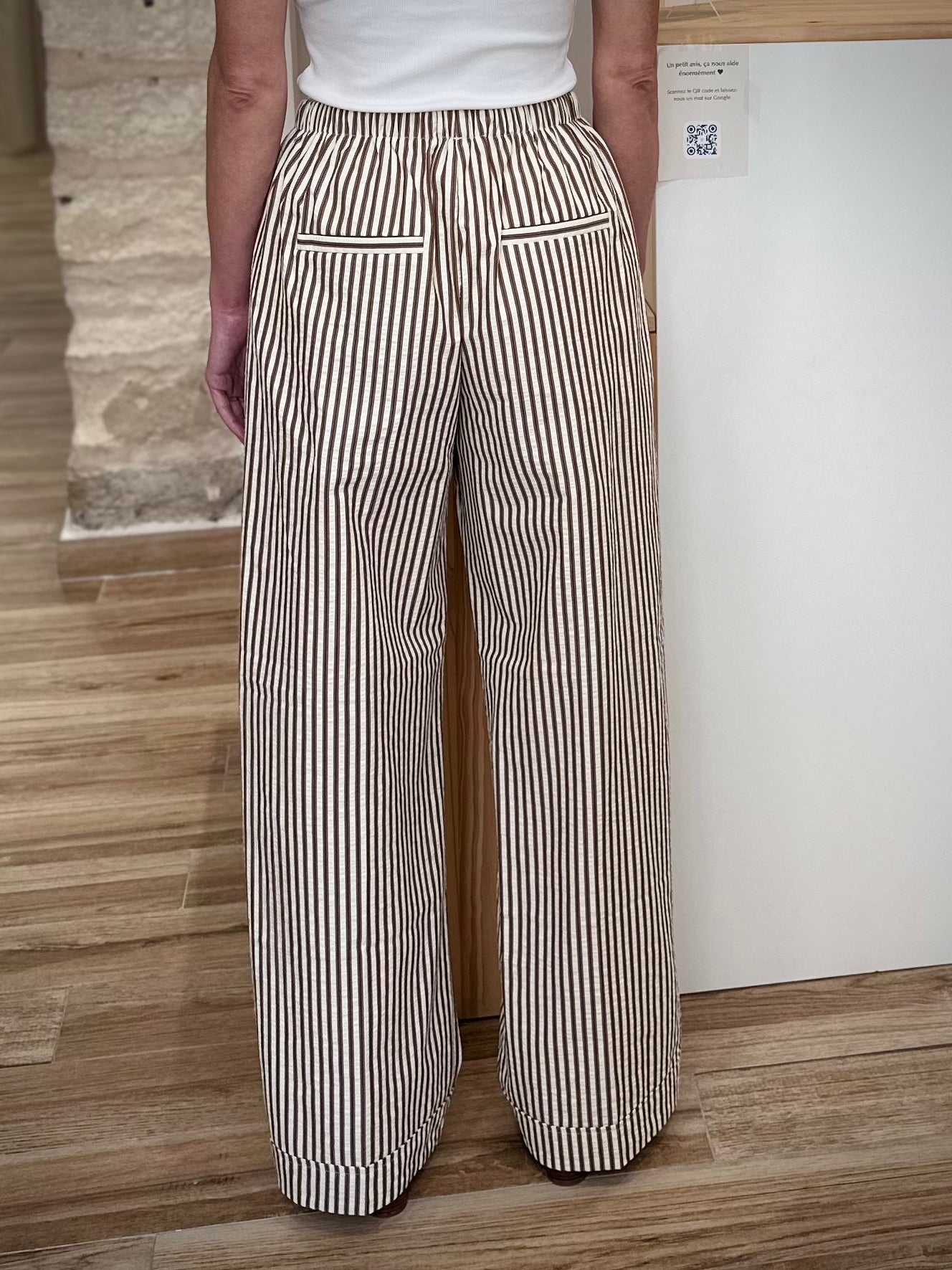 Pantalon taille ajustable rayé femme de dos