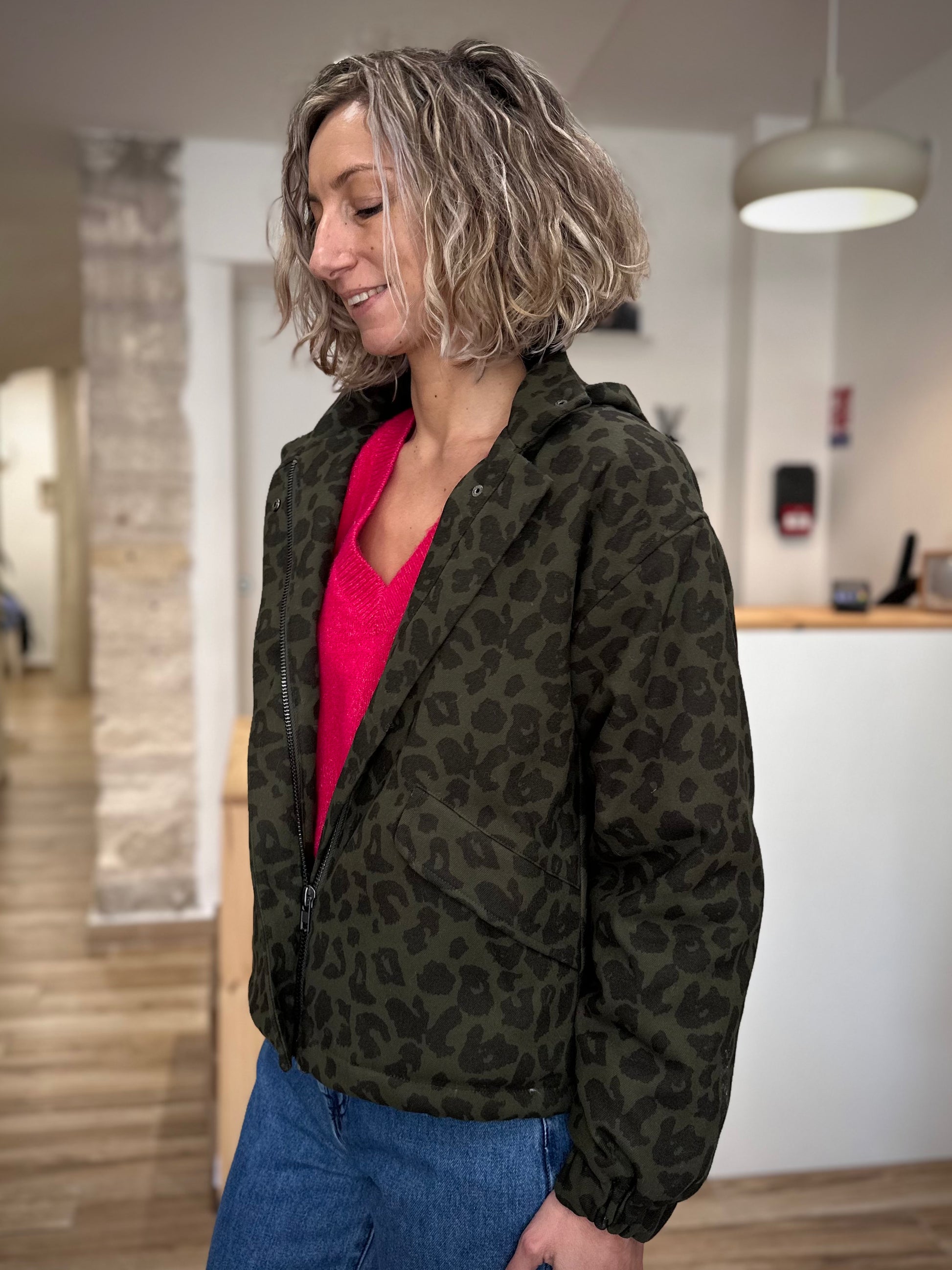 Poches à rabats et boutons pression parka femme