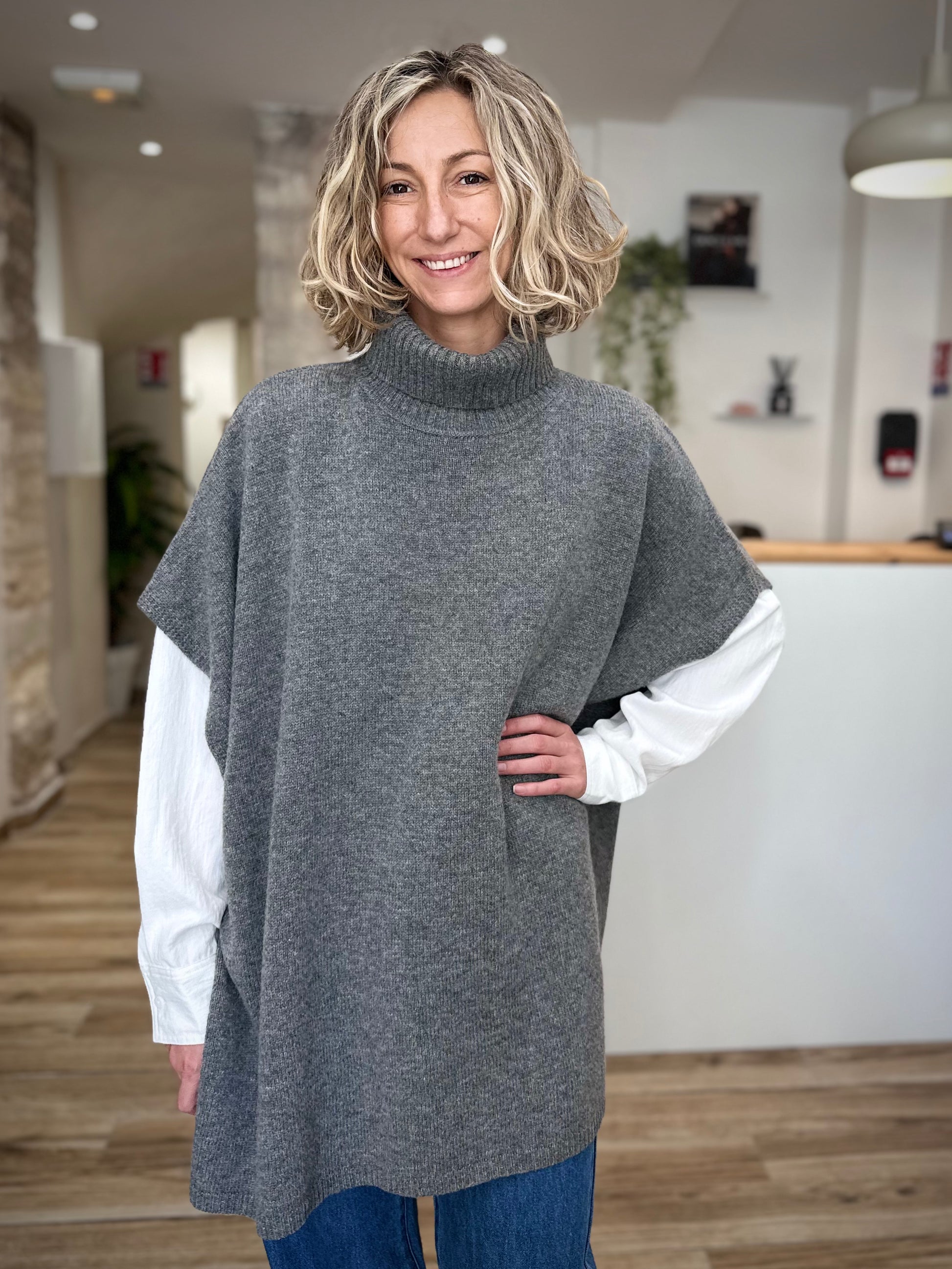 Poncho femme cocooning chic en laine mélangée