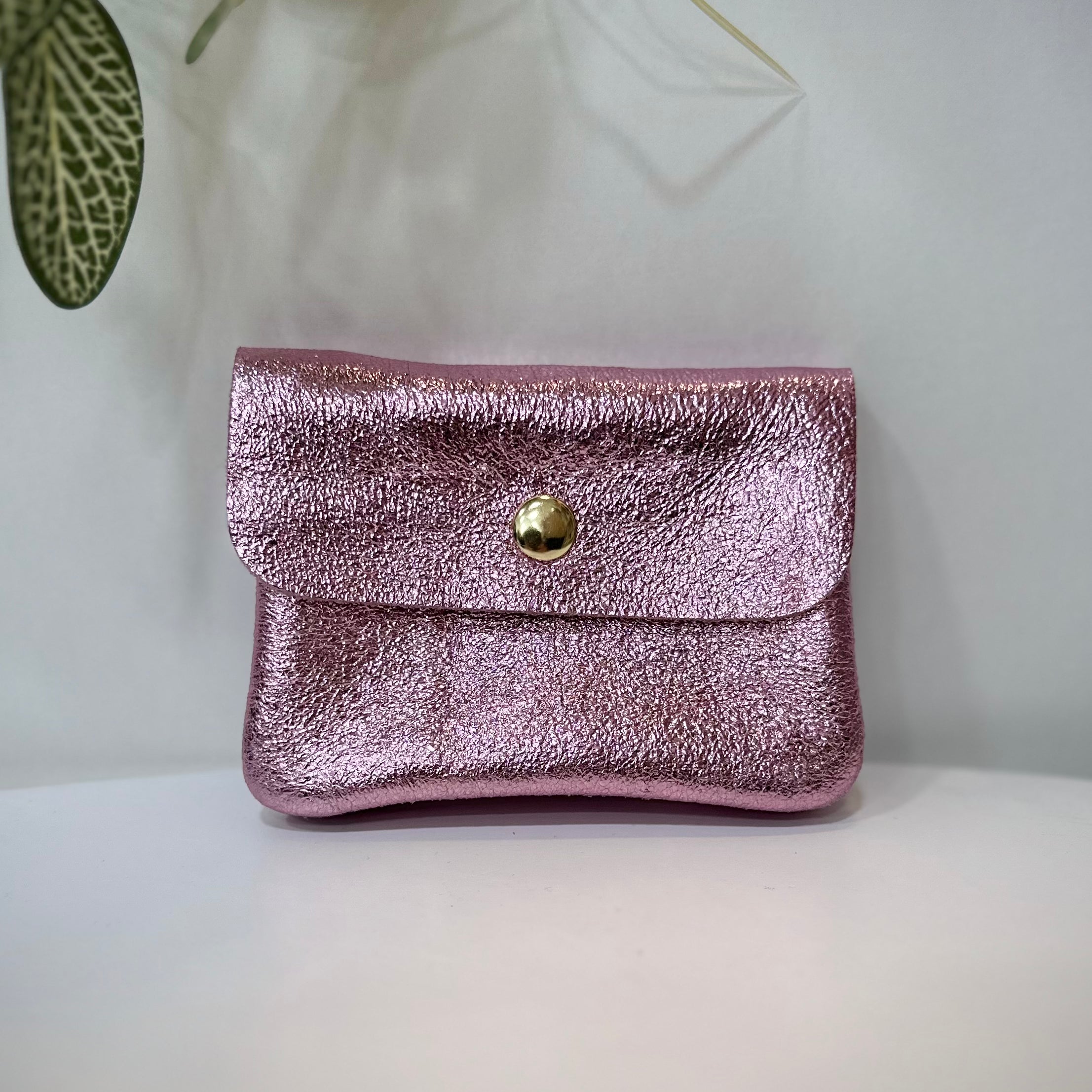 Porte-monnaie en cuir rose modèle Solea sur fond clair