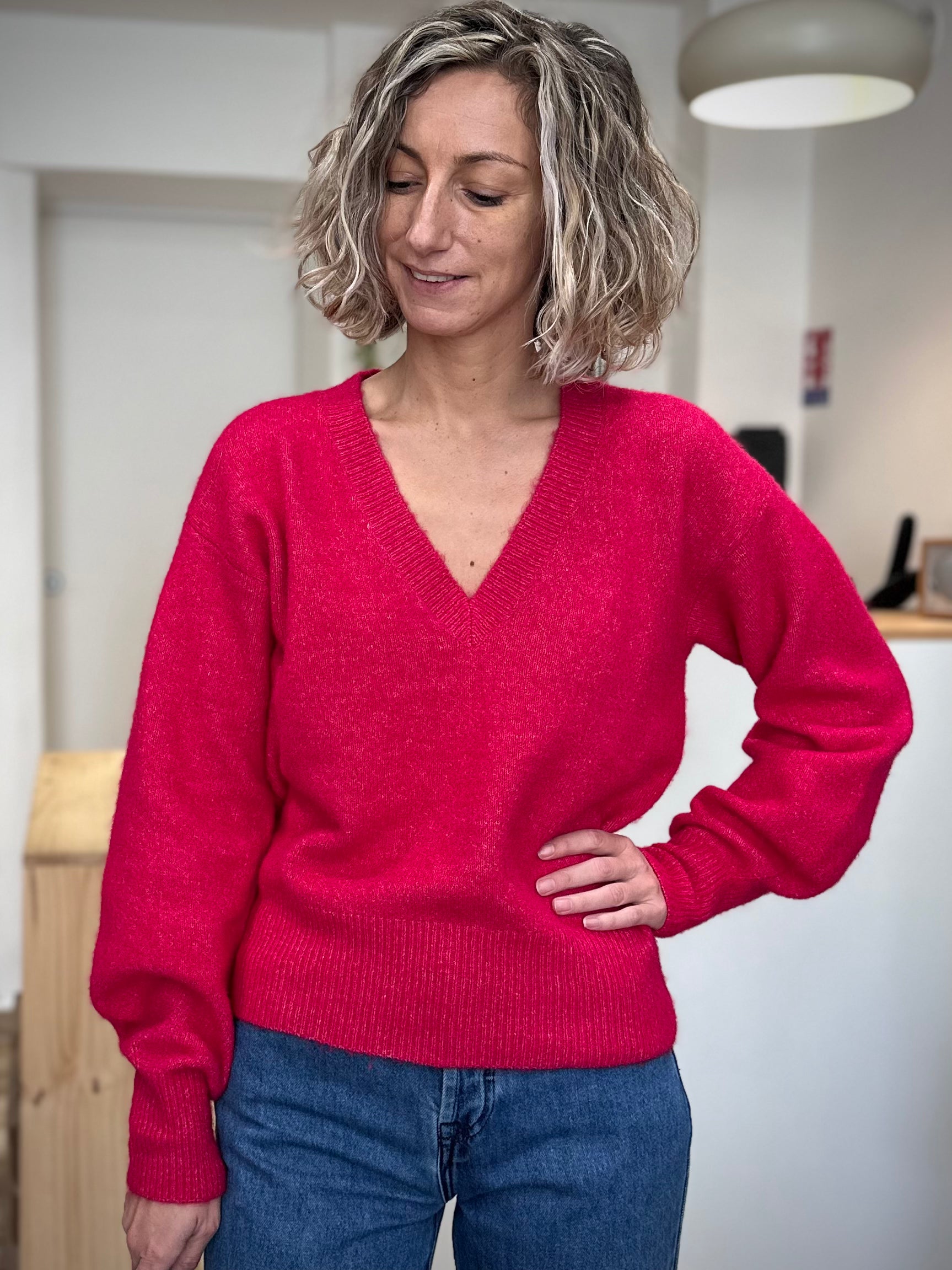 Pull MAGGY rose vu de face sur mannequin