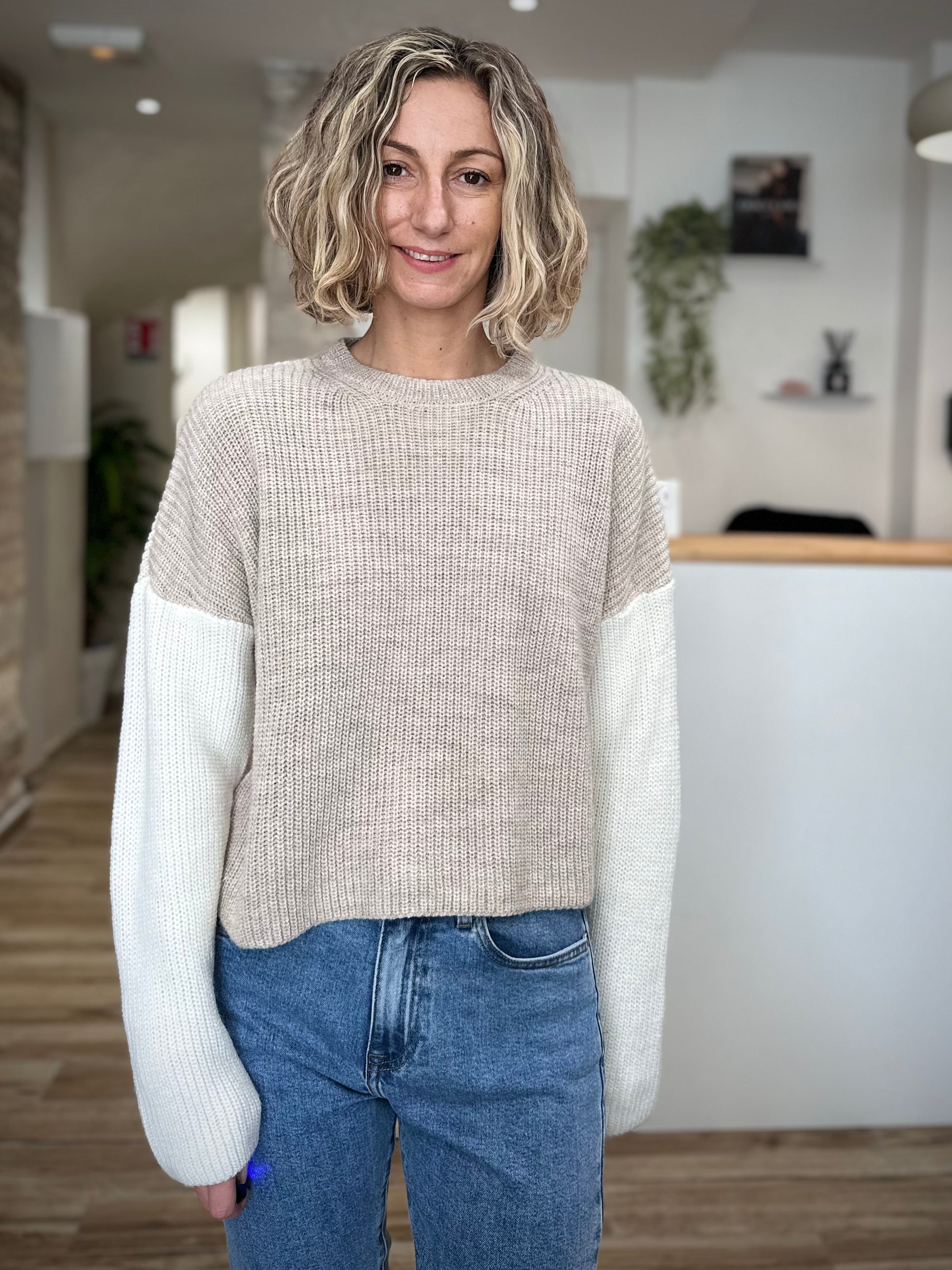 Vue de face du pull Mamma encolure ronde