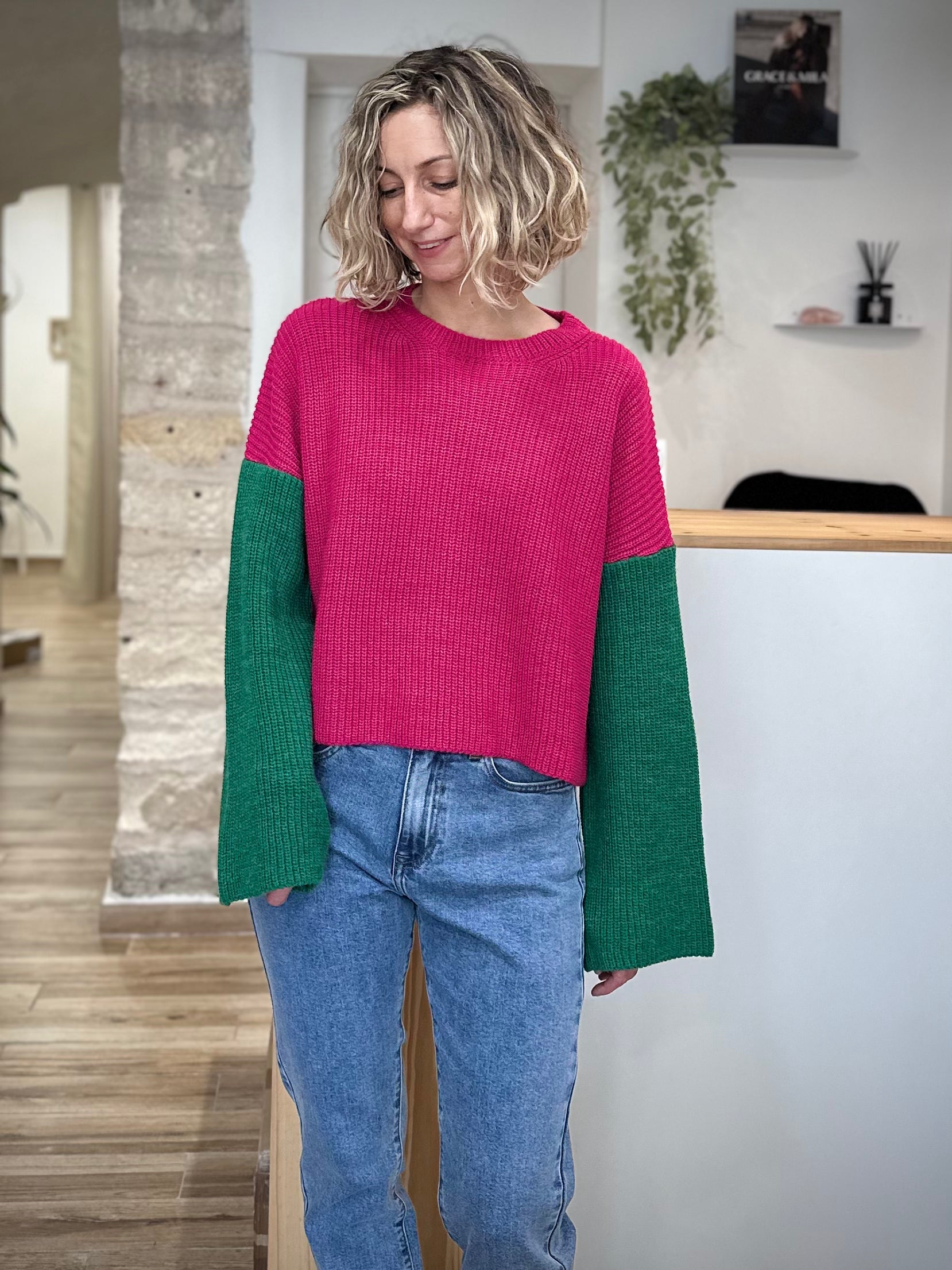 Style automne-hiver vitaminé avec pull Mamma