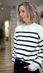 Pull rayé blanc noir manches longues amples