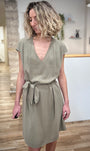 Tenue estivale femme robe fluide kaki