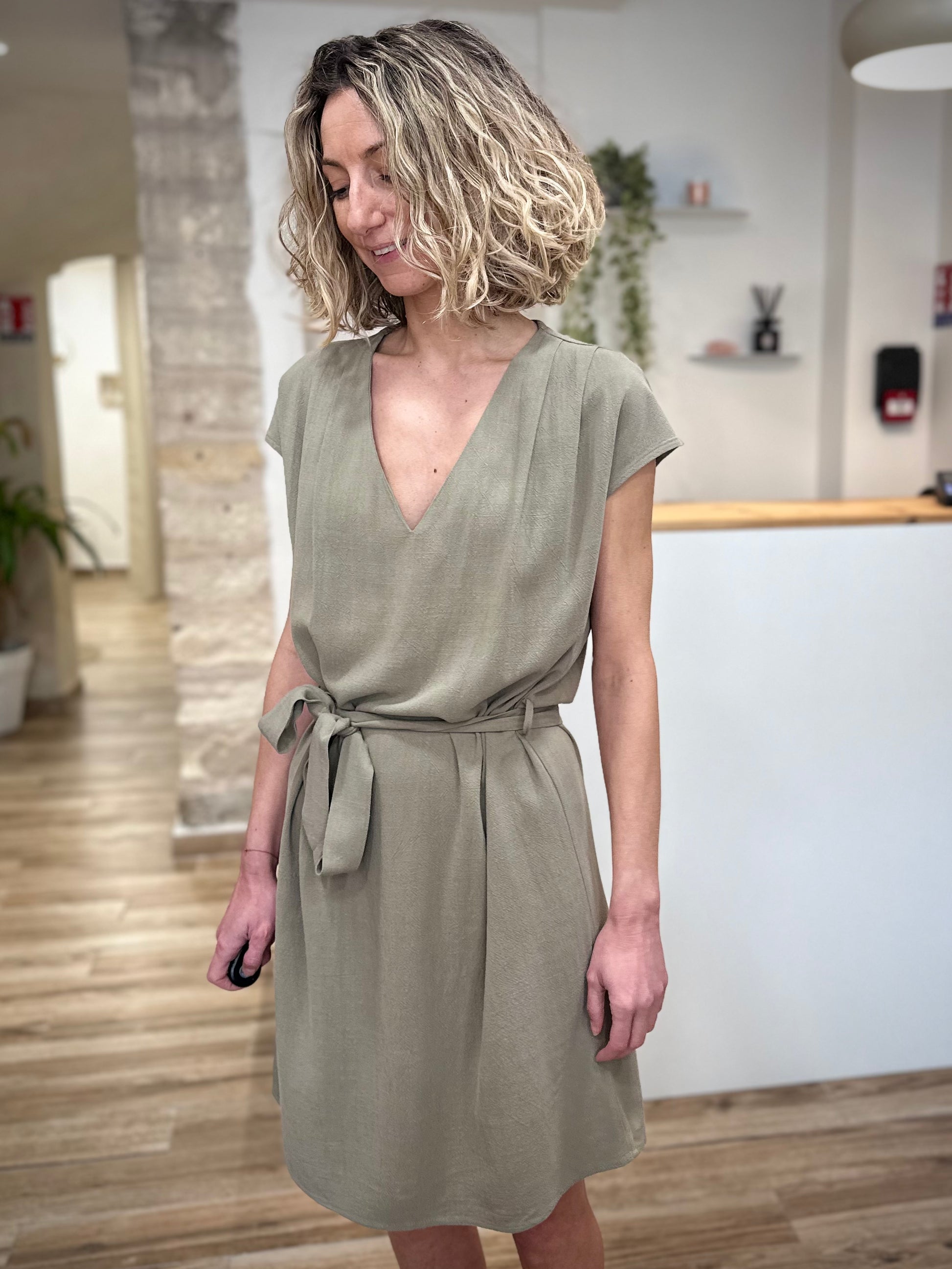 Robe courte femme tenue bureau été
