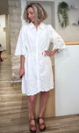 Robe blanche femme coupe fluide ceinturée en coton 