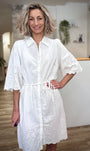 Robe femme blanche coupe évasée et taille ajustable 